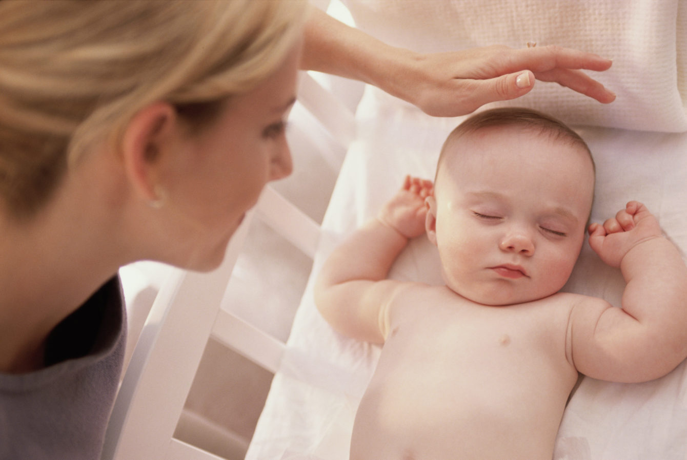 Lời khuyên dành cho các bà mẹ mới làm quen với em bé sơ sinh